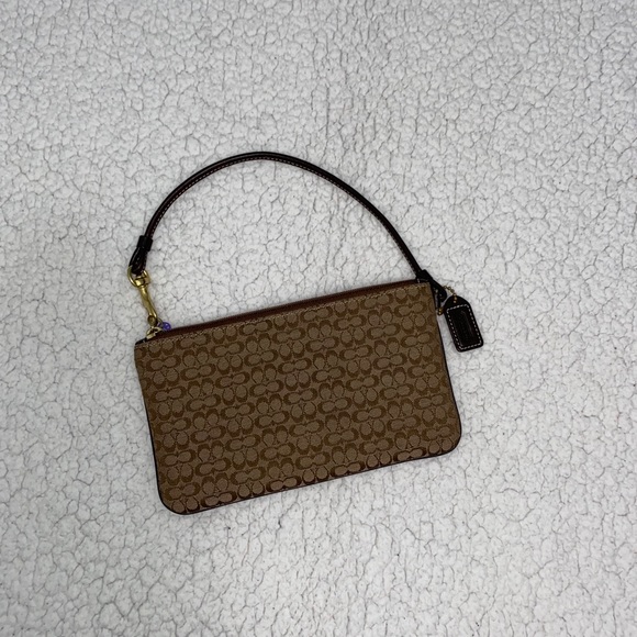 Clutch - Picture 2 of 2